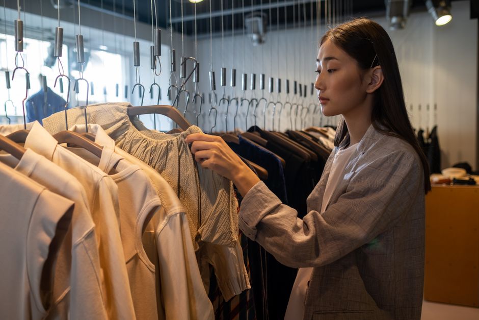 The 20-Item Work Wardrobe Experiment: How I Cut Morning Stress by 40 Minutes