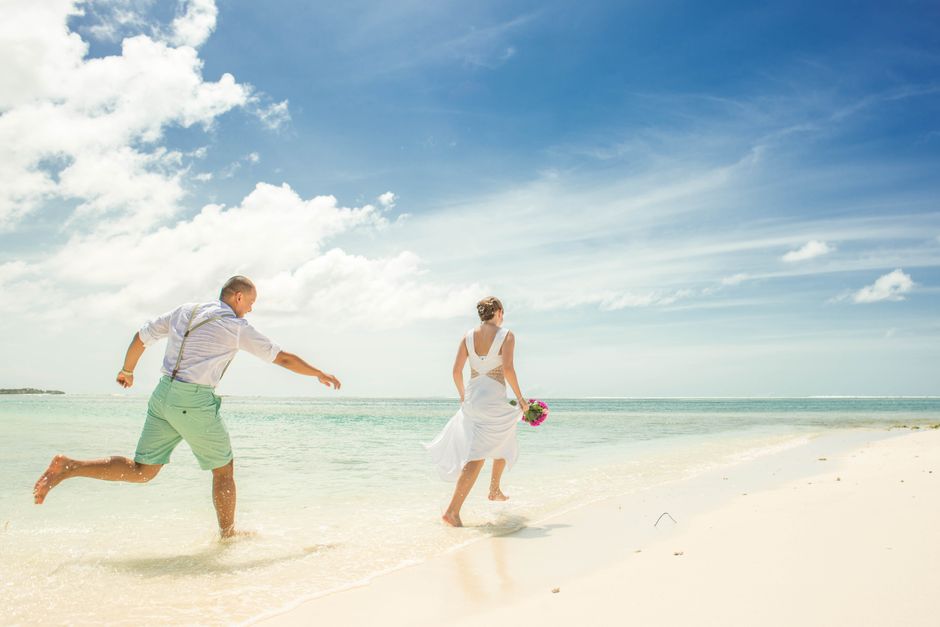 Destination Wedding Outfits: What Works in Every Climate