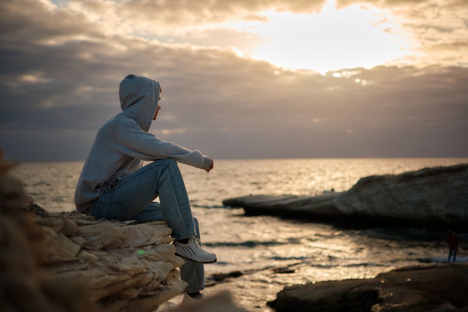 Hoodie Buying Guide: 9 Cozy Styles That Actually Look Good