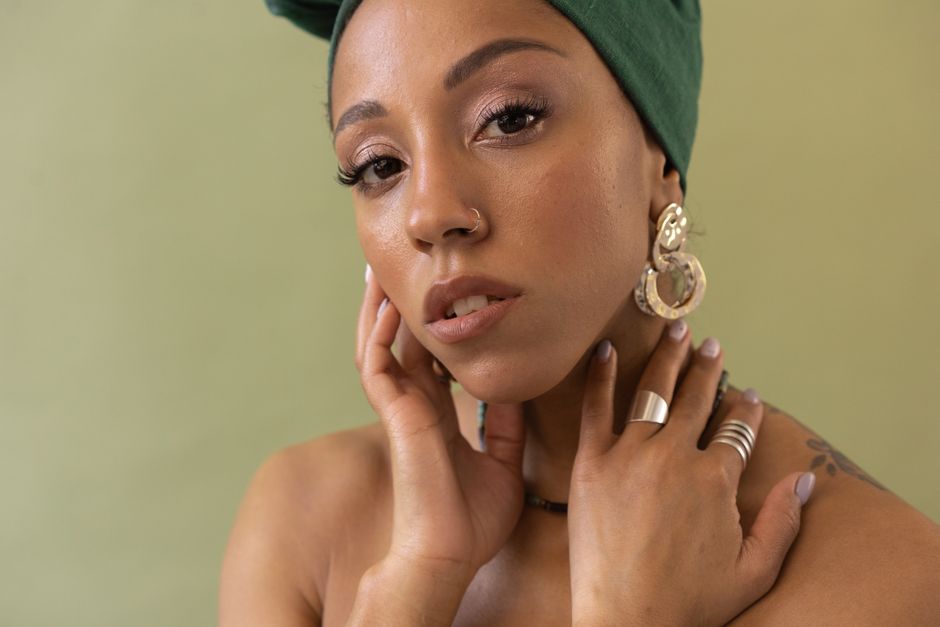 Statement Earrings For Face Shape: How to Choose Statement Earrings for Your Face Shape