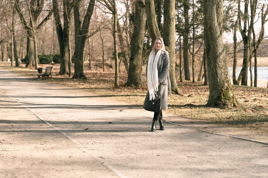 January Capsule Coats That Layer Cleanly Over Office Knits